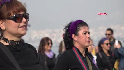 İzmir Kadınlar Şiddeti Davulla, Kefenle Protesto Etti - Ek