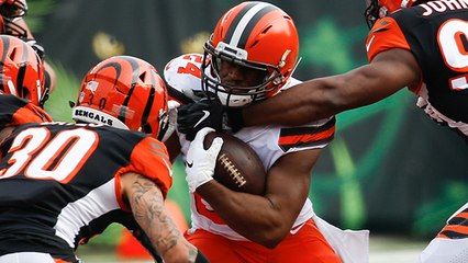 Chubb turns screen pass into 23 yards on first play from scrimmage