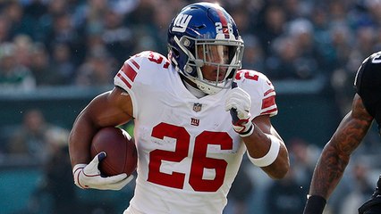 Saquon bounces to the outside on 26-yard gain