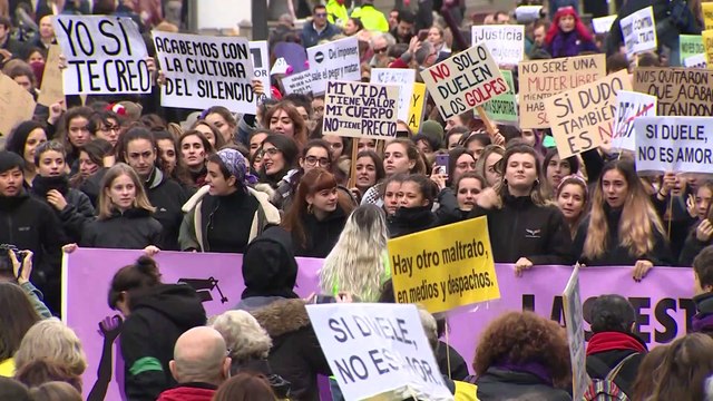 Miles de mujeres salen a la calle en el Día Internacional contra la Violencia de Género