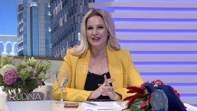 Rudina - Stivi Canka, shqiptari qe fitoi medaljen e arte mes 1000 te rinjve ne Azi! (26 Nentor 2018)