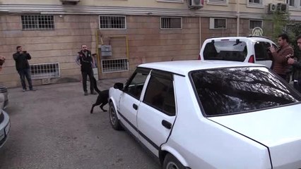 Aile Görünümlü" Uyuşturucu Sevkiyatı Polise Takıldı