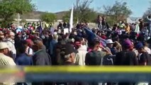 Hundreds of Migrants Gathered on the Border With Mexico