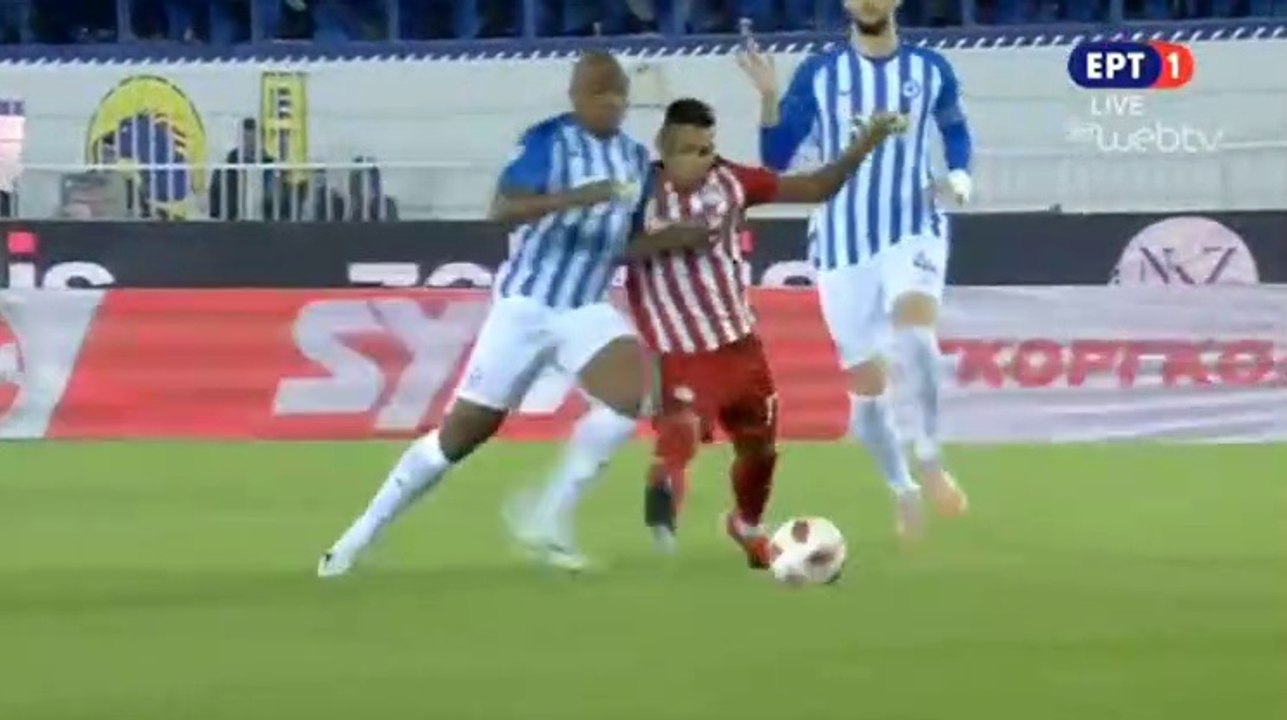 Matías Nahuel requests a penalty (5') - Atromitos vs Olympiakos Piraeus - 25.11.2018 [HD]