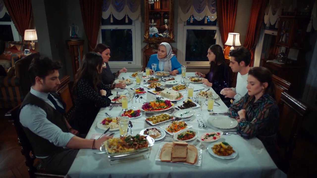 Çelen ailesinde gergin dakikalar... - Elimi Bırakma 18. Bölüm