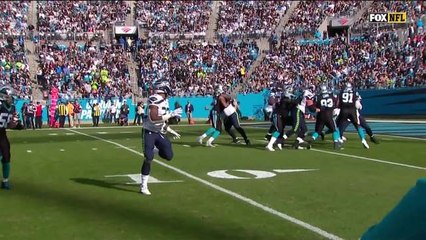 Panthers' D collapses pocket on Wilson for huge first-down sack