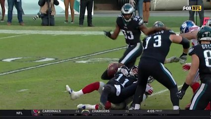 Ogletree blitzes past the line to sack Wentz