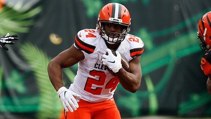 Chubb throws Shawn Williams to turf with stiff arm