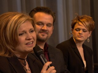 Bill & Gloria Gaither - Jesus Loves Me