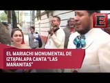 Simpatizantes le llevan serenata a López Obrador por su cumpleaños 65