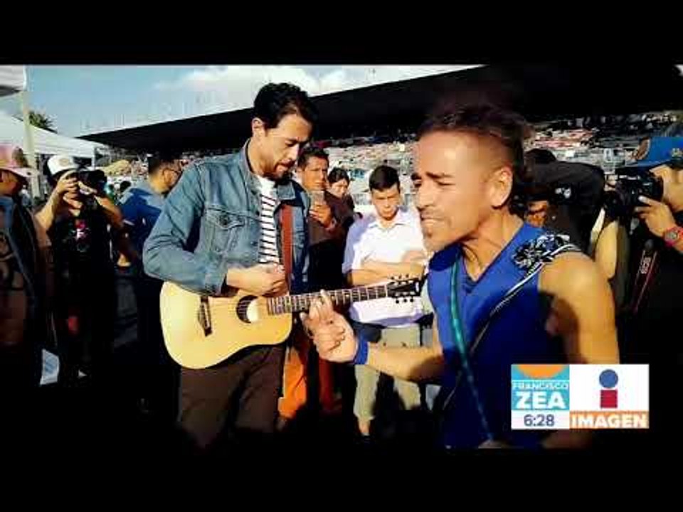 Integrantes de Café Tacuba visitan a migrantes en Iztacalco | Noticias con Francisco Zea