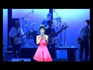 Cầm tay mùa hè 2011 - Người hát tình ca LIVE - Uyên Linh