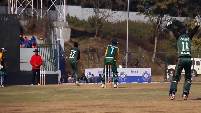 Most Funny Appeals by Bowlers in Cricket History 2017