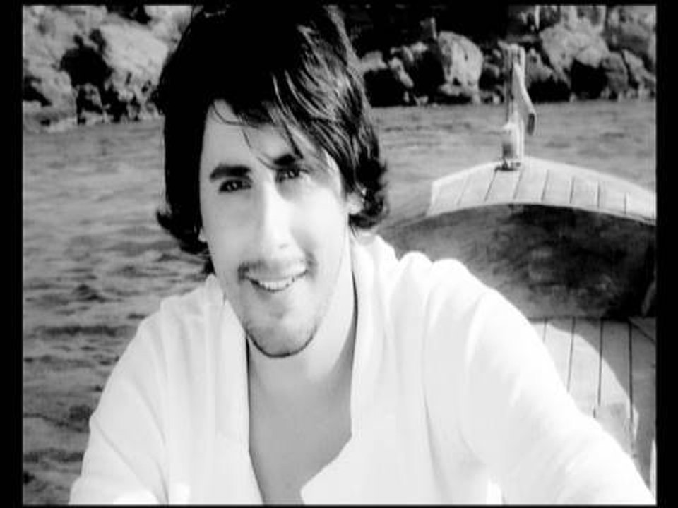 Kareem Wagdy - Ayez Aghanny / كريم وجدى - عايز أغنى