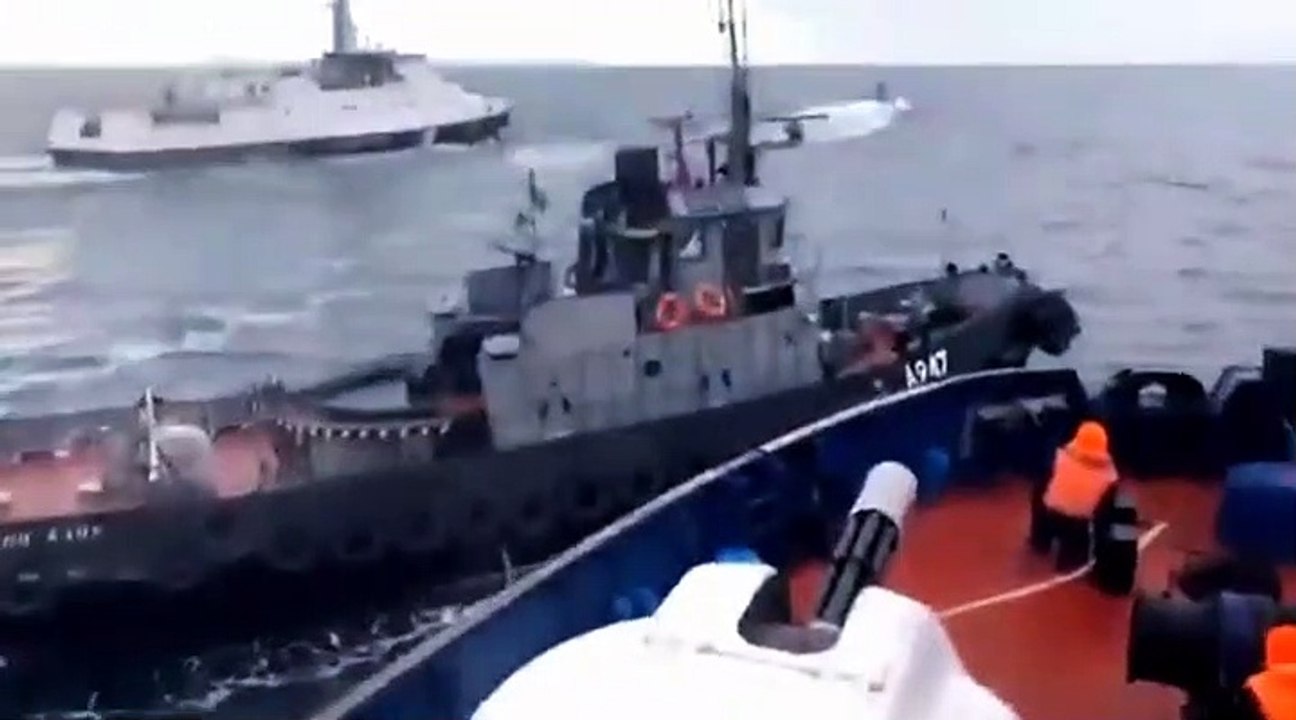 روسيا تعيد فتح معبر كيرش والرئيس الأوكراني يطلب إعلان قانون الطوارئ