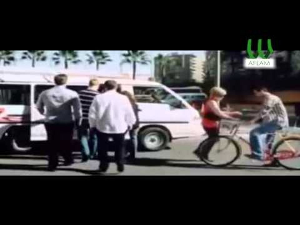 شبيهه الاميره ديانا تركب عجله بقياده مصطفي هريدي