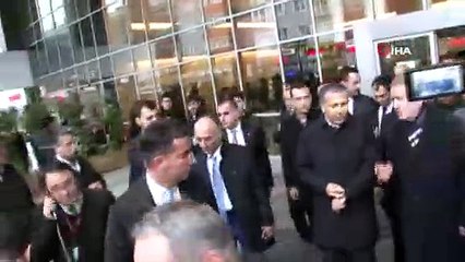 Milli Savunma Bakanı Hulusi Akar yaralı askerin durumu hakkında bilgi aldı