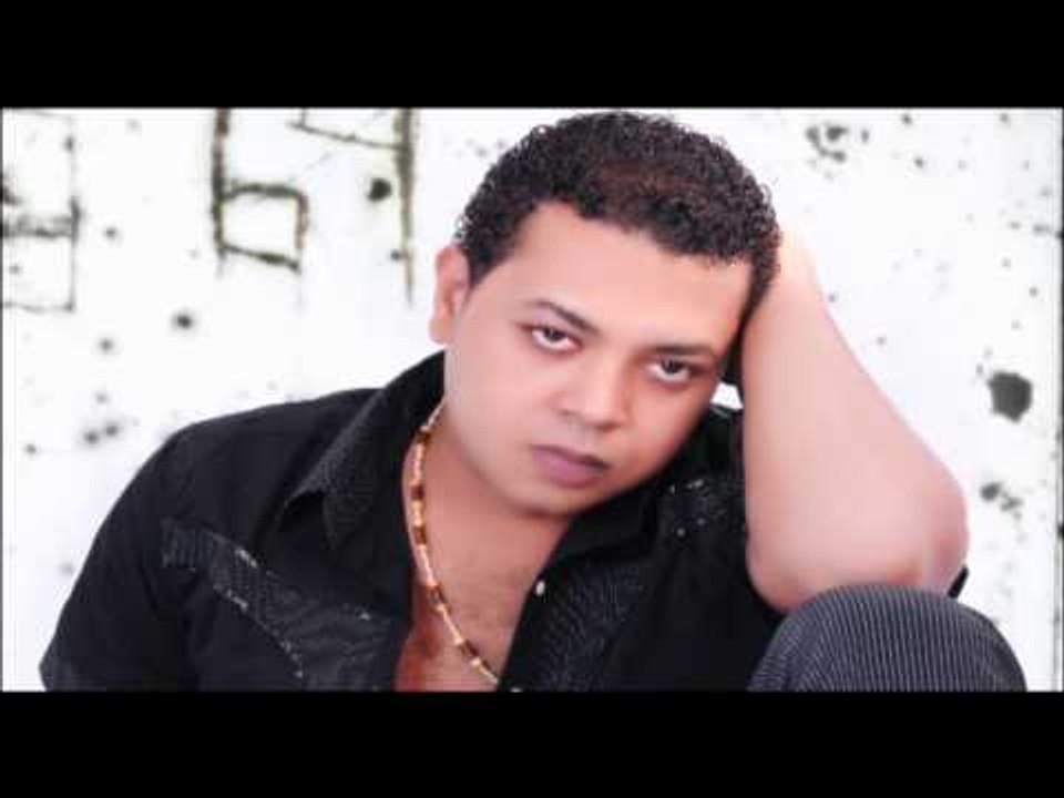 Mahmoud El Husseiny - Ayesh  /  محمود الحسينى -  عايش