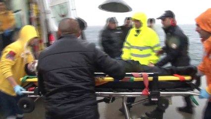 Denize düşen turist, polis ekipleri tarafından kurtarıldı