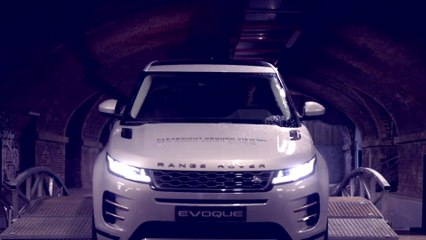 New Range Rover Evoque in White Dynamic drive