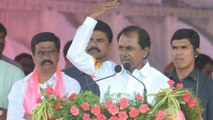Telangana Elections 2018 : వారికి తెలివిలేదు..చంద్రబాబుపై కేసీఆర్ సెటైర్లు | Oneindia Telugu