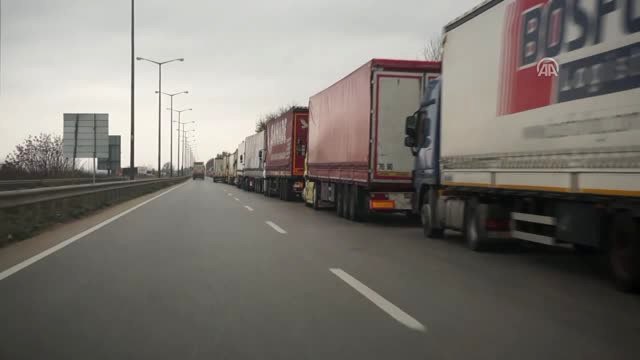 Avrupa'ya Açılan Sınır Kapılarında Tır Kuyruğu