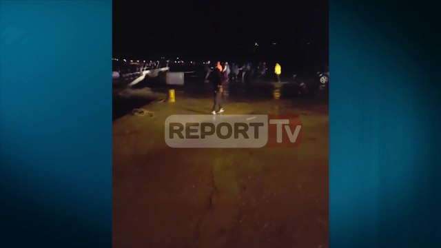 Report TV - Mot i keq, mbytet veliera turistike në bregdetin e Himarës