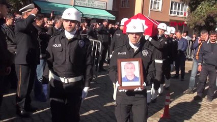 Descargar video: Giresun Dur' İhtarına Uymayan Sürücünün Çarpmasıyla Şehit Olan Polis Memuru Törenle Uğurlandı