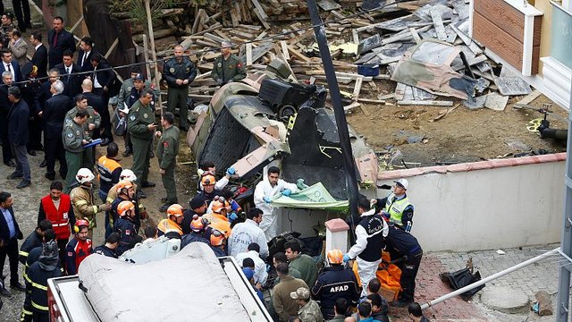 Turchia: elicottero militare precipita a Istanbul, morti 4 soldati