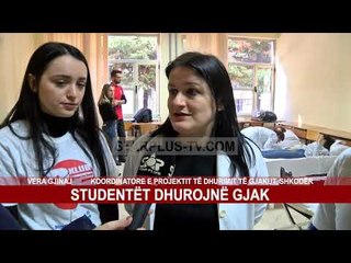 STUDENTËT DHUROJNË GJAK