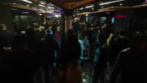 Dha İstanbul - Ayvansaray'da Metrobüs Arızası Zincirlikuyu Yönünde Seferler 15 Dakika Durdu