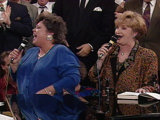 Bill & Gloria Gaither - Oh What A Happy Day (Live)