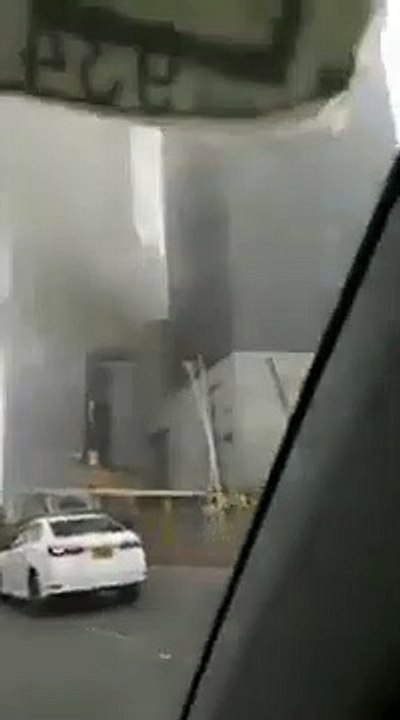 Ce gratte-ciel prend feu au Pakistan.. la tour plus haute !