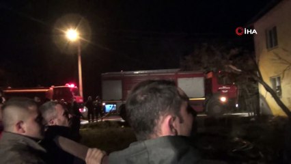 2 kardeşin yan yana olan evleri çıkan yangında küle döndü