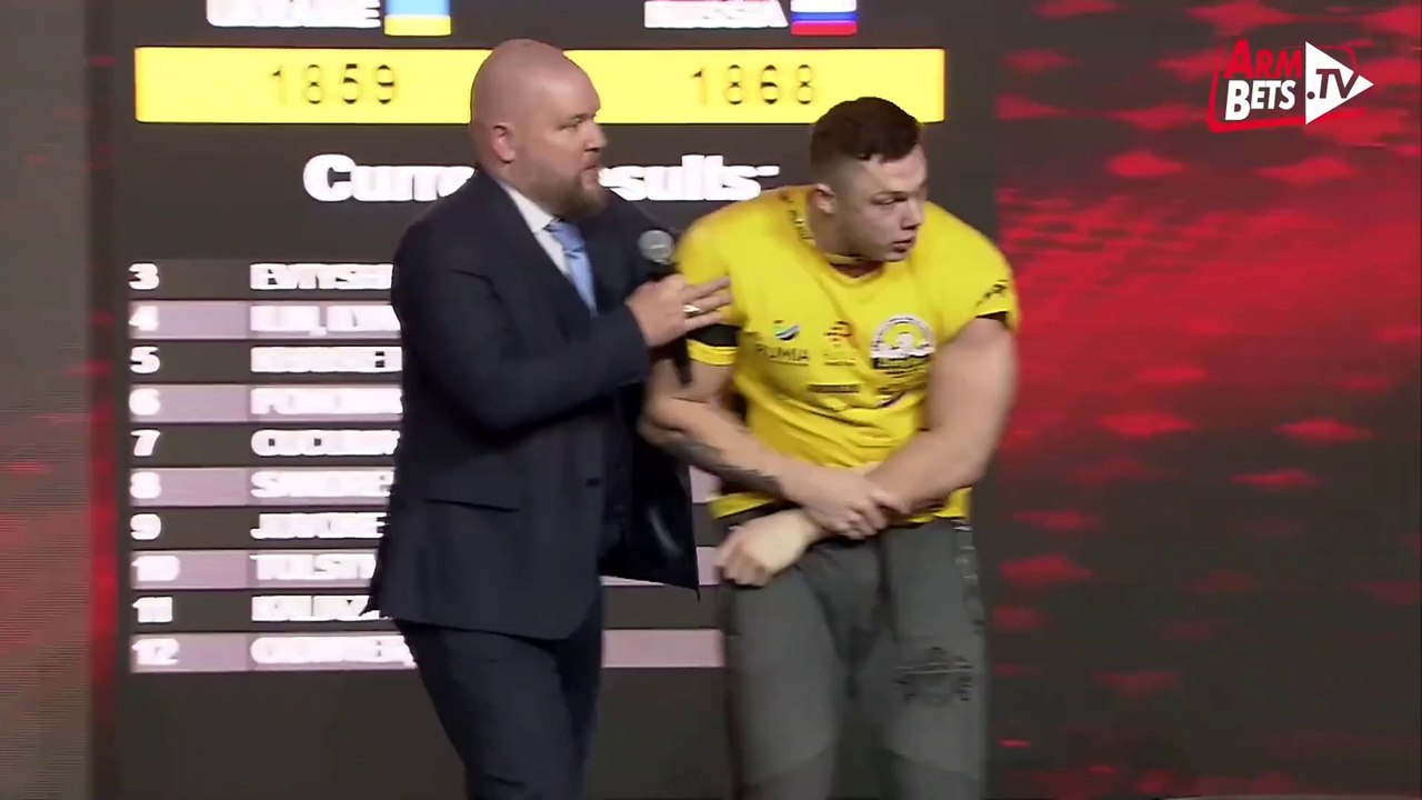 Il se fait casser le bras lors du championnat du monde de bras de fer