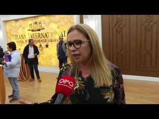 Ora News - “Tirana Mahnia”, gazetarja Rezarta Delisula sjell botimin e parë