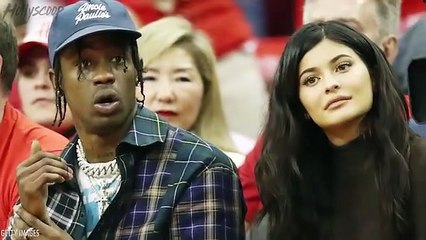 Kourtney Kardashian Accused Of Being Pregnant: Hailey Baldwin Shows Off Bieber Necklace | DR