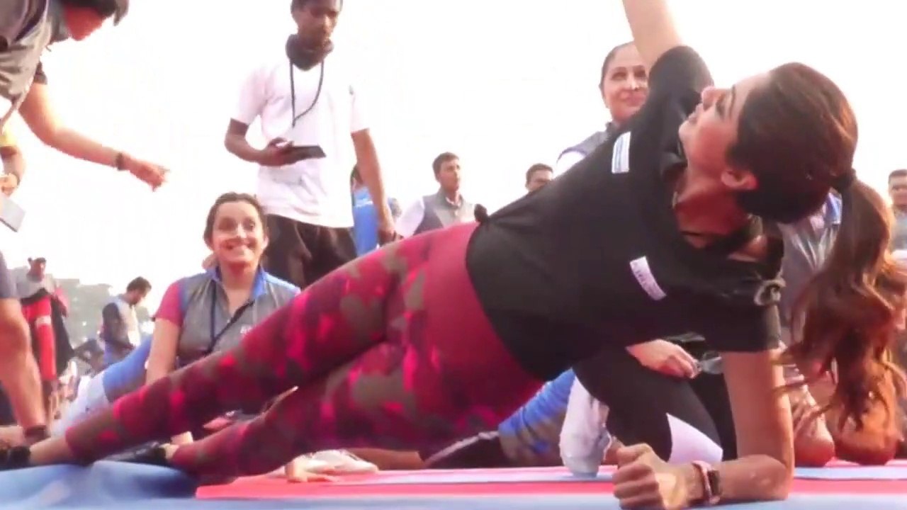 Shilpa Shetty's AMAZING Yoga Sets World Record in Pune