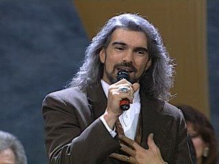 Bill & Gloria Gaither - Sweeter As The Days Go By