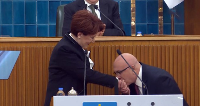 Meral Akşener, Partisinin Milletvekilini Büyükşehir Adayı Gösterdi