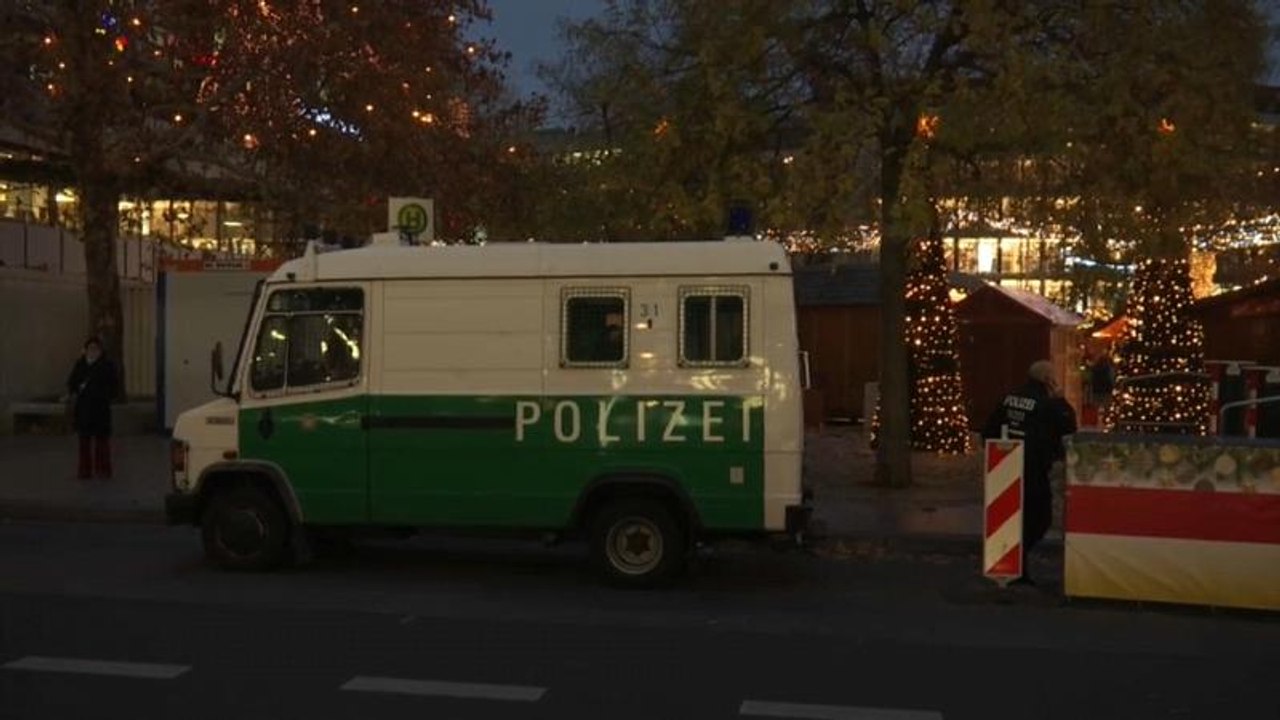 Berlino, due anni dopo l'attentato blindato il mercatino di Natale