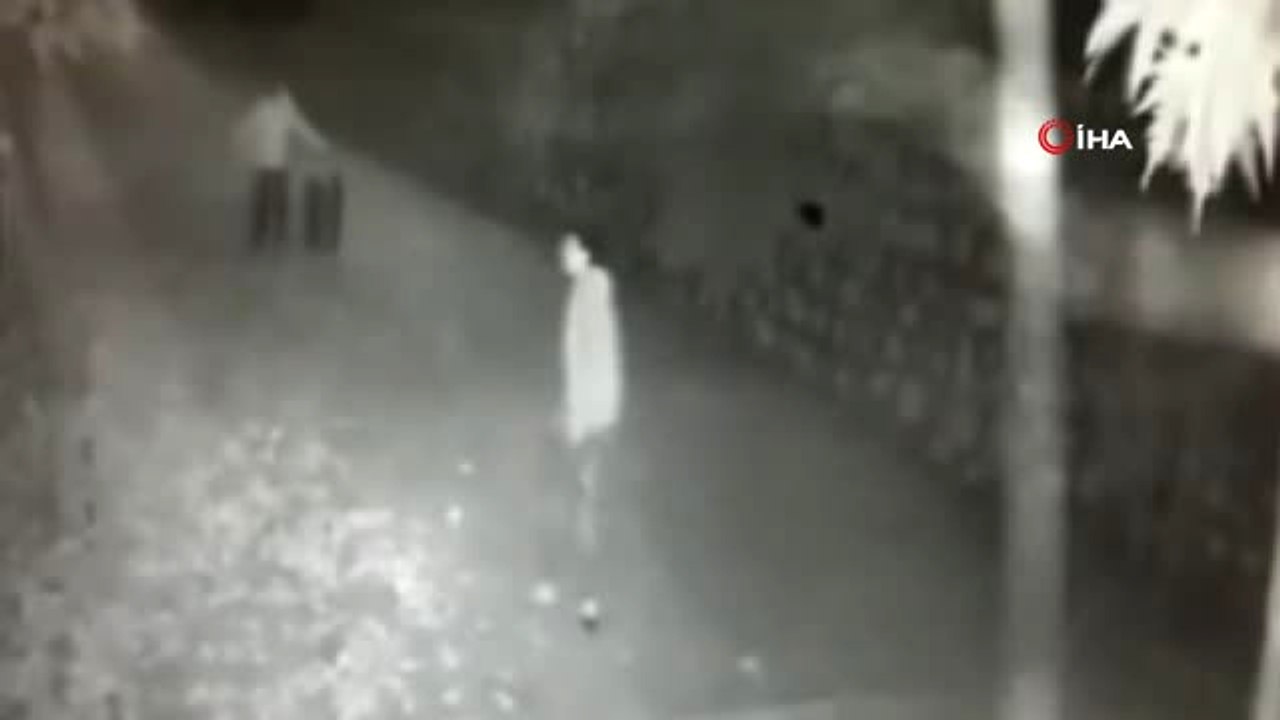 Gençlerin Sokakta Oynaması Kameraya Takıldı