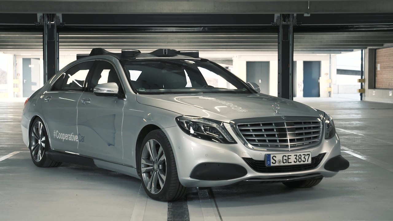 Mercedes-Benz FutureInsight - Human first - empathy as anchor in the digital transformation - Clip 1