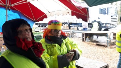 Les gilets jaunes du rond-point de la Croix-de-Romans à Crest