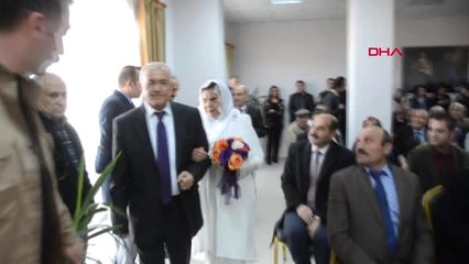 Erzincan 65'lik Gelin Heyecanlanınca Salon Kahkahaya Boğuldu