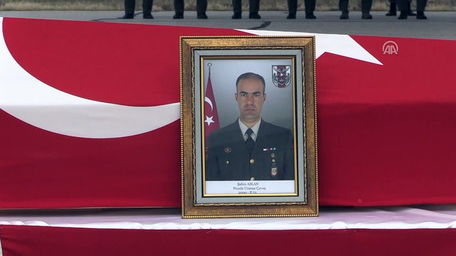 Askeri helikopterin düşmesi - Şehit Piyade Uzman Çavuş Aslan için tören - MUŞ