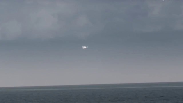 17 ‘hostile’ Russian fighter jets buzzed Royal Navy warship near Crimea