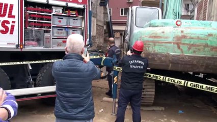 İnşaatı denetlerken çukura düştü