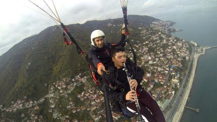 Gökyüzünde Klarnetle Çanakkale Türküsü Çaldılar