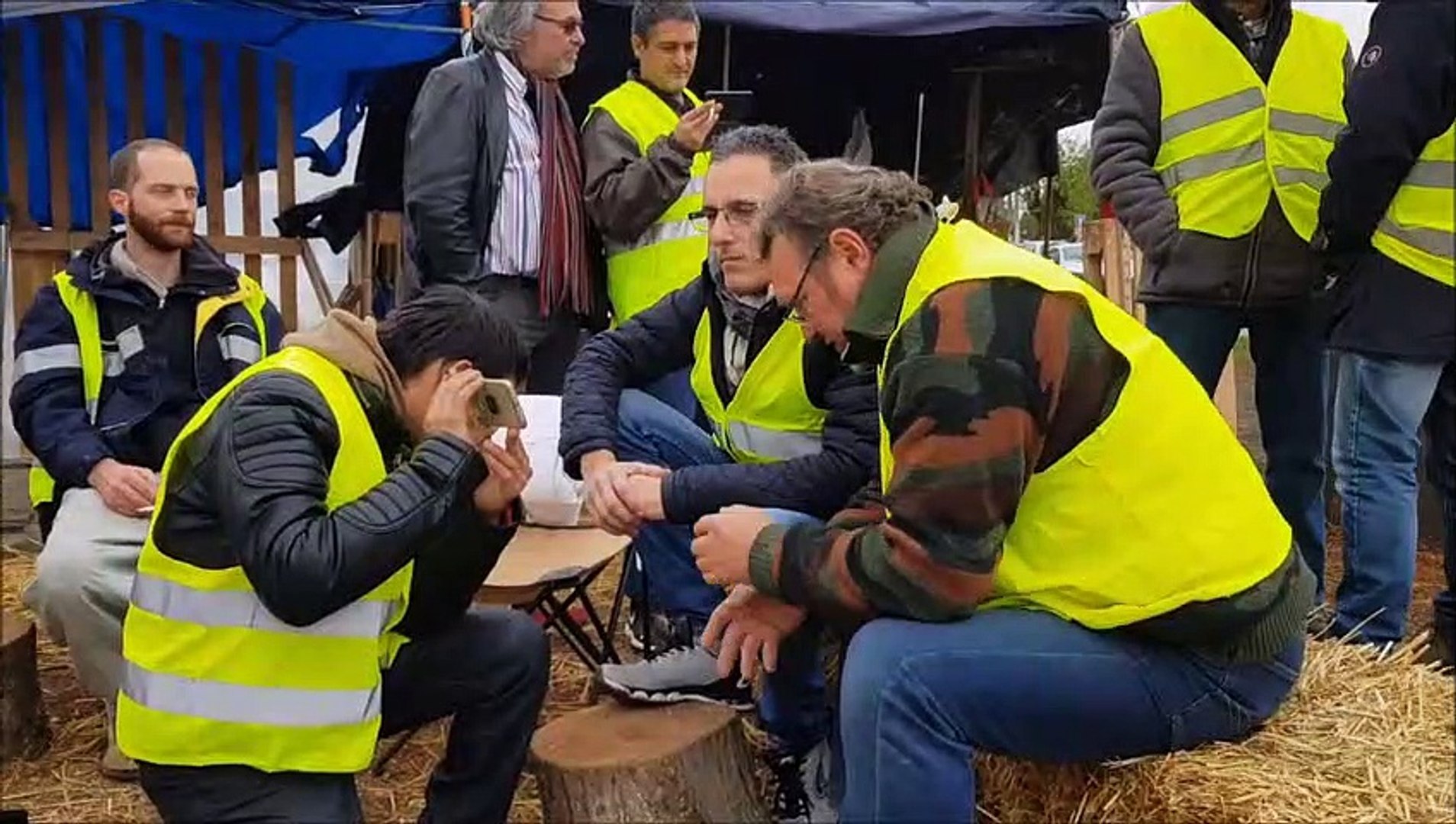 Gilets Jaunes Emmanuel Macron Va Sexprimer Ce Lundi